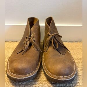 Women's Clark's Originals Desert Boots in Beeswax Brown Leather, Size 8